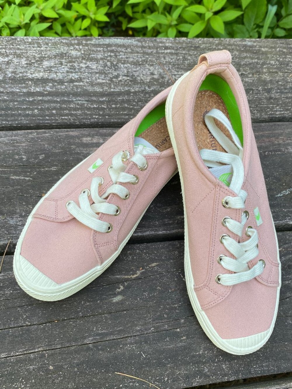 Pale Pink Cariuma Canvas Oca Low Sneakers - Size 9 Women's